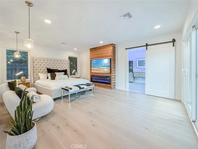 15722 Magnolia, Encino, CA 91436