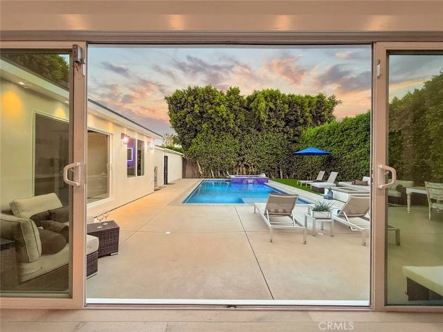 15722 Magnolia, Encino, CA 91436