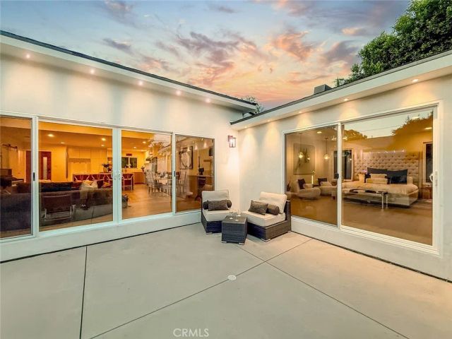 15722 Magnolia, Encino, CA 91436