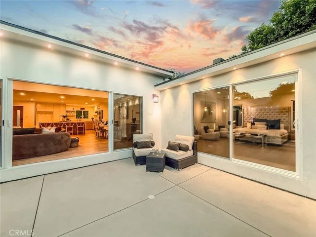 15722 Magnolia, Encino, CA 91436