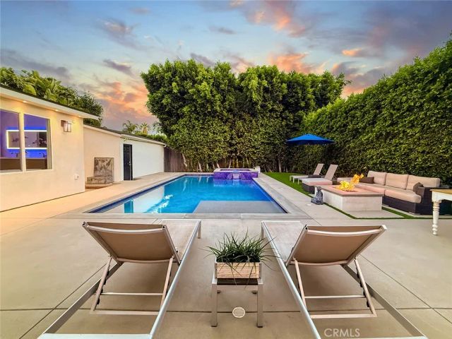 15722 Magnolia, Encino, CA 91436