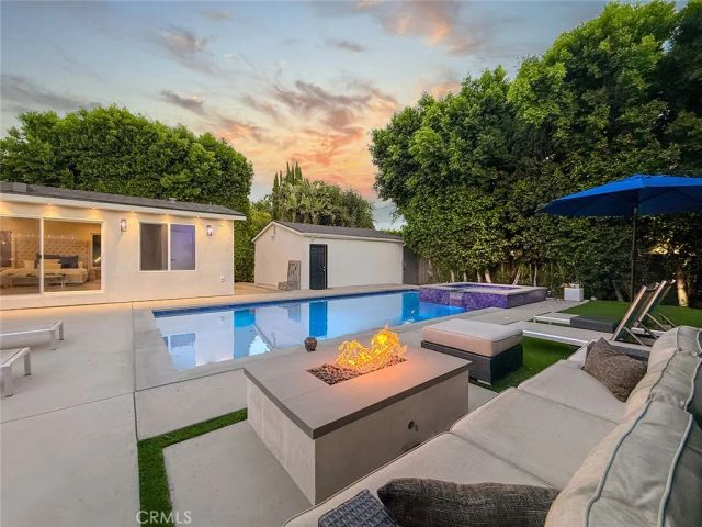 15722 Magnolia, Encino, CA 91436
