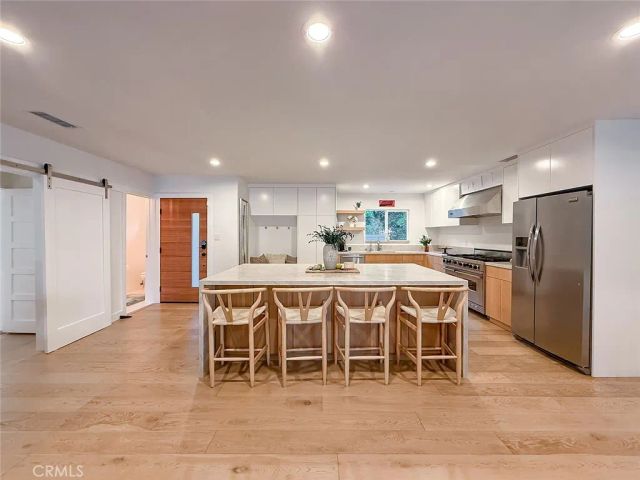 15722 Magnolia, Encino, CA 91436