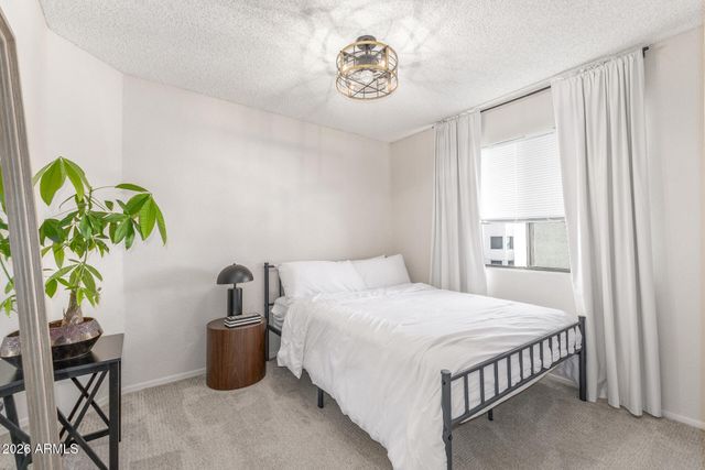 3314 E LONGHORN Drive, Phoenix, AZ 85050