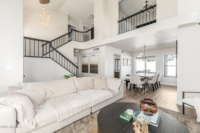 3314 E LONGHORN Drive, Phoenix, AZ 85050