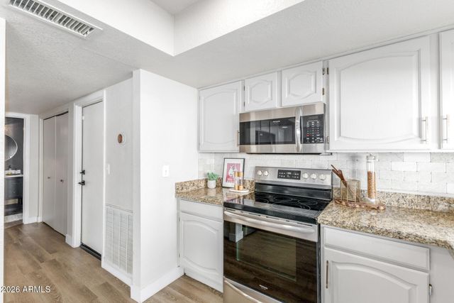 3314 E LONGHORN Drive, Phoenix, AZ 85050