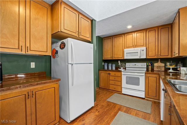 33125 Tanager Court, North Ridgeville, OH 44039