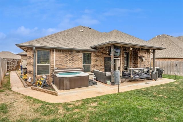 19104 N Rush Springs Lane, Edmond, OK 73012