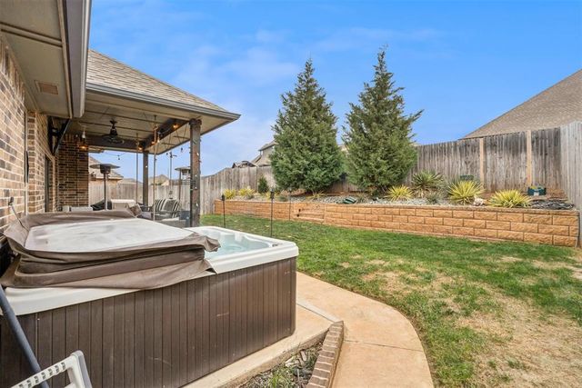 19104 N Rush Springs Lane, Edmond, OK 73012