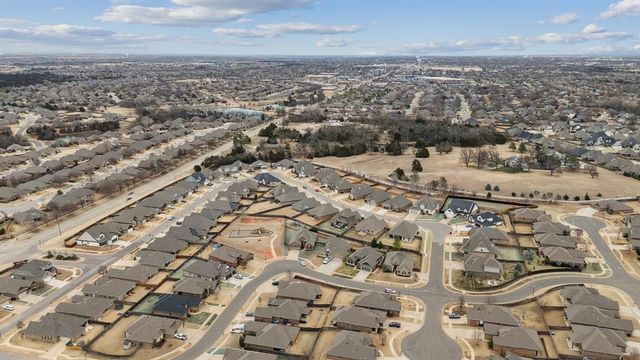 19104 N Rush Springs Lane, Edmond, OK 73012