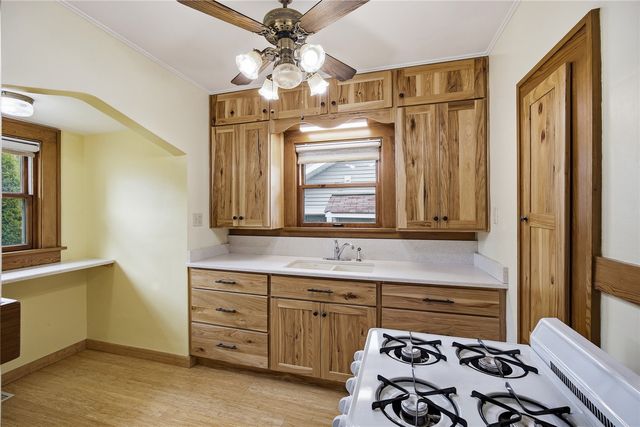 813 18th Street SE, Cedar Rapids, IA 52403