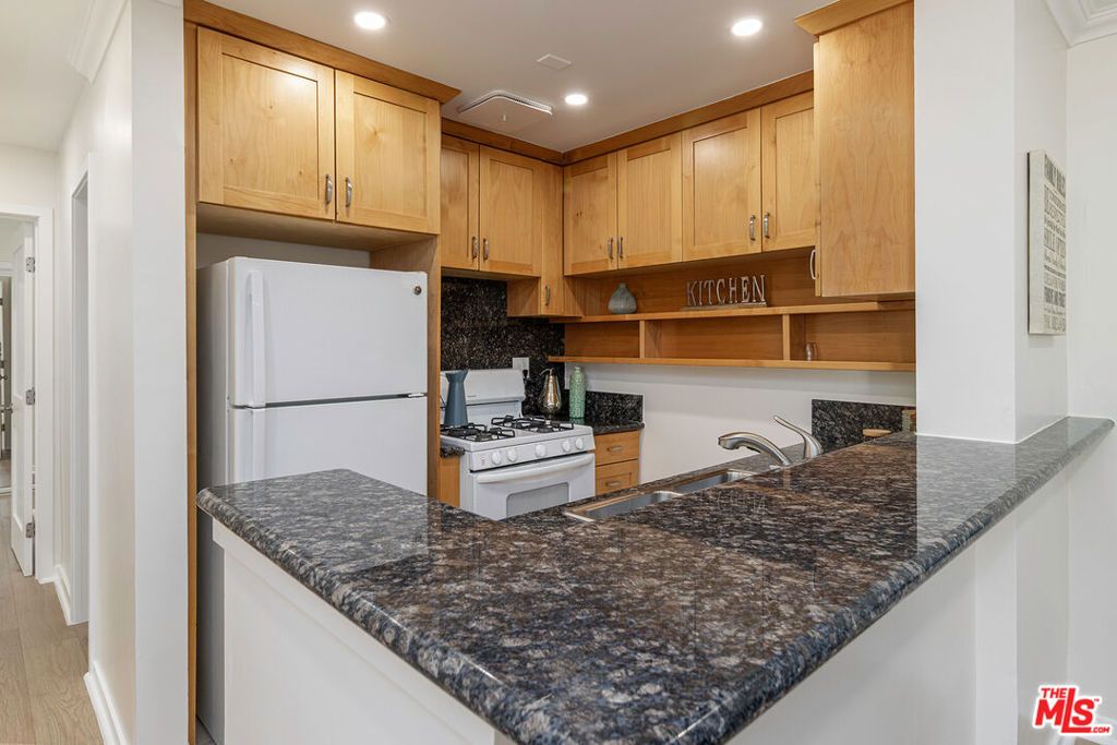 6355 Green Valley Circle 203, Culver City, CA 90230 — photo 2