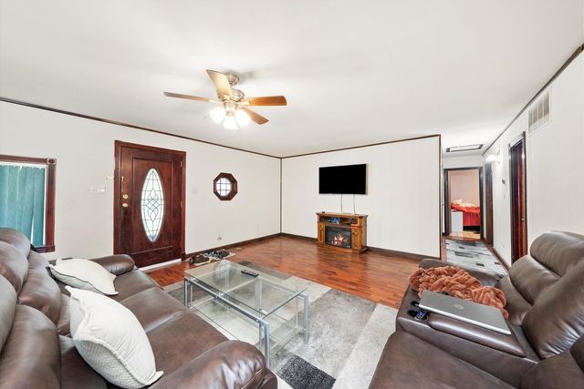121 Cypress Drive, Bolingbrook, IL 60440