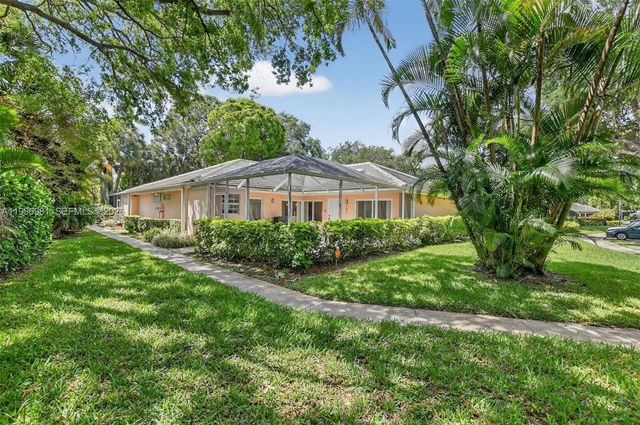 102 Sun Terrace Ct, Palm Beach Gardens, FL 33403