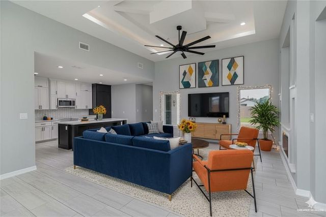 611 Tower Oak Drive, Alamo, TX 78516