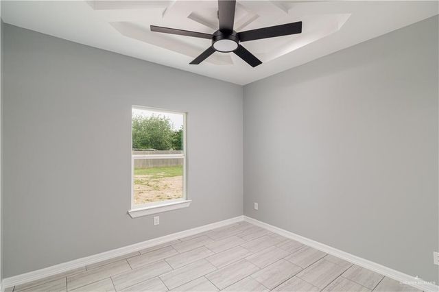 611 Tower Oak Drive, Alamo, TX 78516