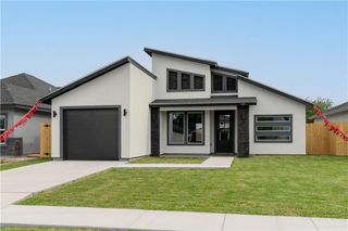 611 Tower Oak Drive, Alamo, TX 78516