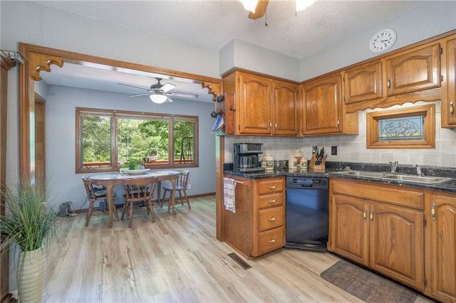 25605 S Lake Annette Road, Freeman, MO 64746