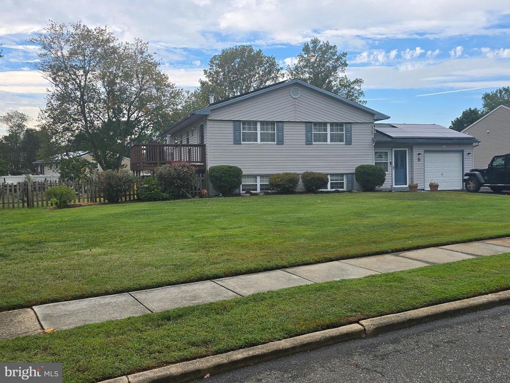 5 BENEDETTE DR, Waterford Works, NJ 08089