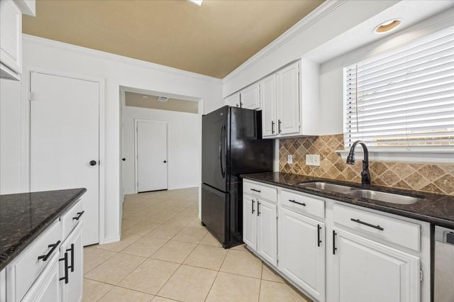 15714 Pipers View Drive, Houston, TX 77598
