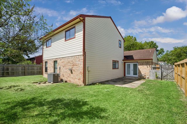 15714 Pipers View Drive, Houston, TX 77598