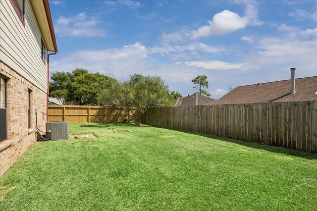 15714 Pipers View Drive, Houston, TX 77598