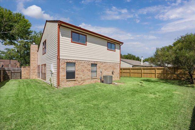 15714 Pipers View Drive, Houston, TX 77598