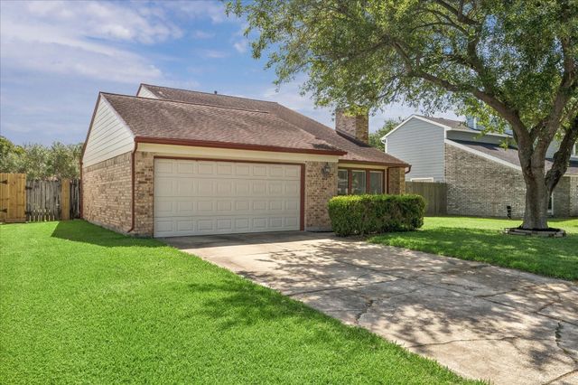 15714 Pipers View Drive, Houston, TX 77598