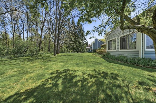 105 Andover Drive, Valparaiso, IN 46383