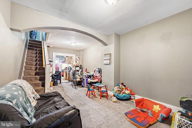 817 N CURLEY ST, Baltimore, MD 21205