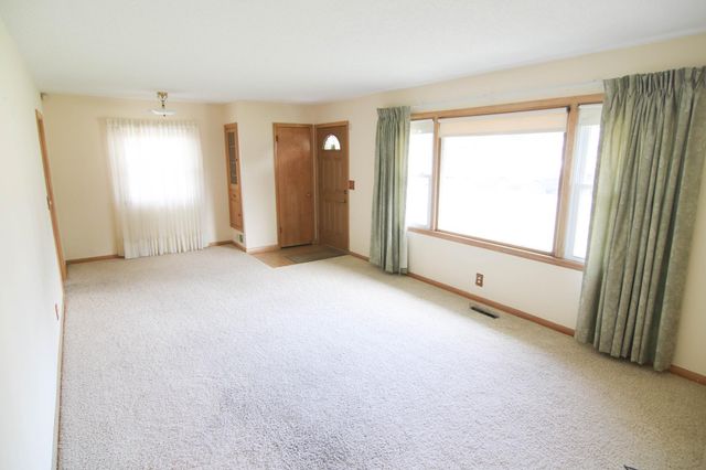 2313 55th Avenue N, Brooklyn Center, MN 55430