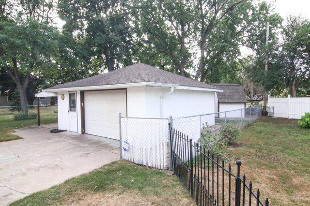 2313 55th Avenue N, Brooklyn Center, MN 55430
