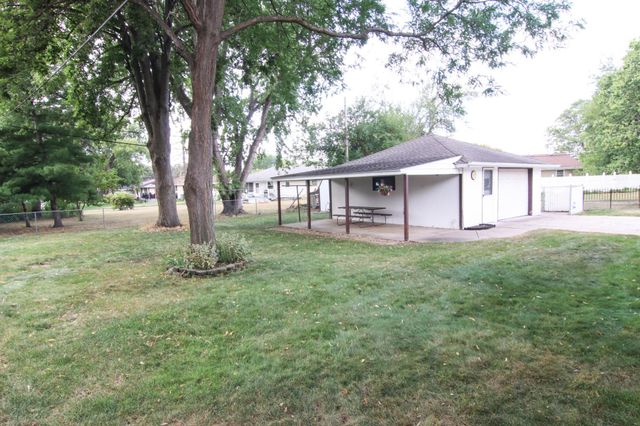 2313 55th Avenue N, Brooklyn Center, MN 55430