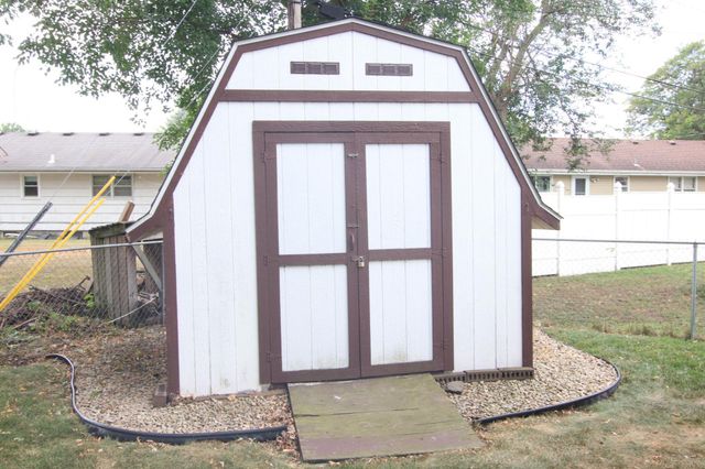 2313 55th Avenue N, Brooklyn Center, MN 55430