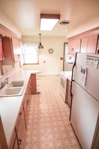 2313 55th Avenue N, Brooklyn Center, MN 55430
