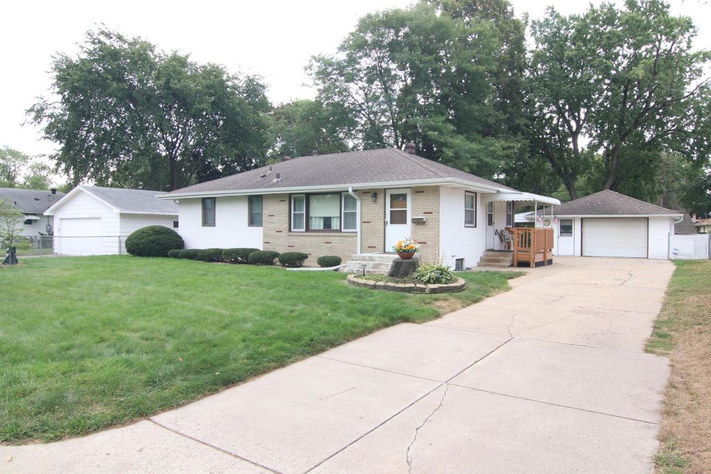 2313 55th Avenue N, Brooklyn Center, MN 55430