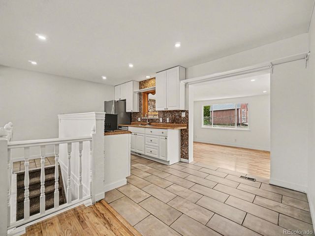 930 Hemlock Way, Broomfield, CO 80020