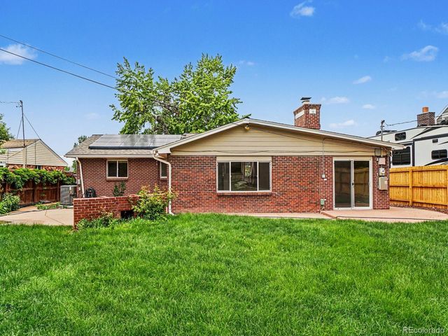 930 Hemlock Way, Broomfield, CO 80020