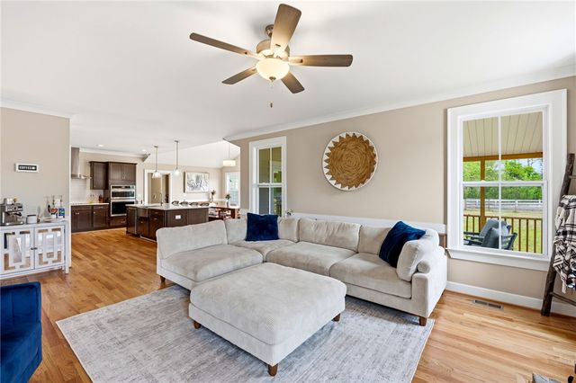 5 Camarillo Court, Pelzer, SC 29669