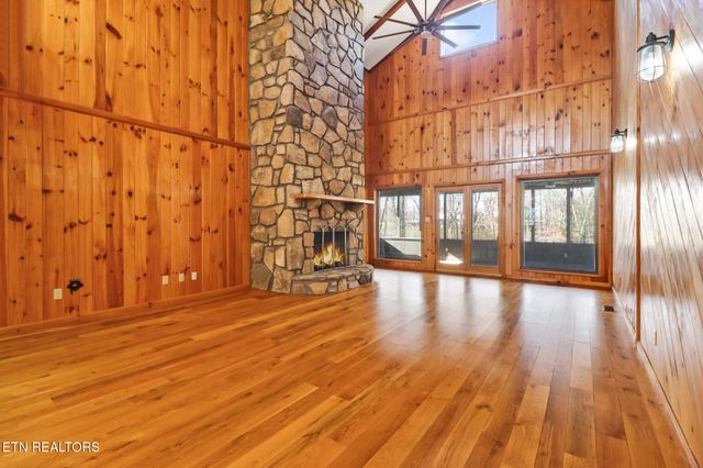 815 York Rd, Crossville, TN 38555