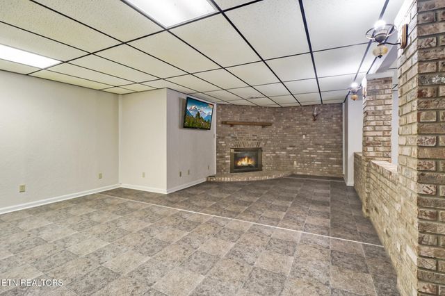 815 York Rd, Crossville, TN 38555
