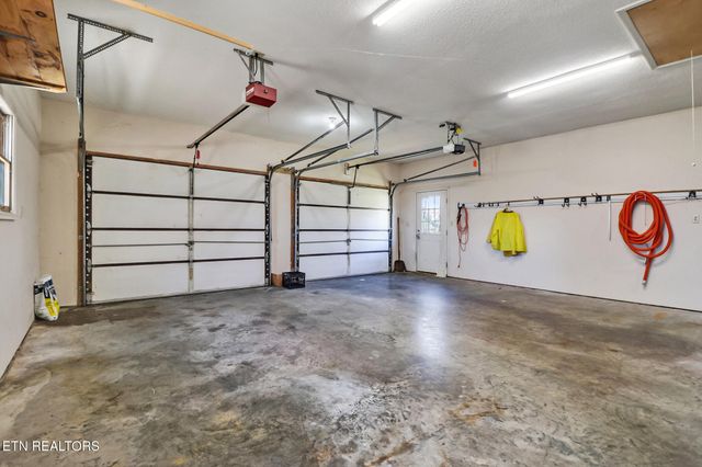 815 York Rd, Crossville, TN 38555
