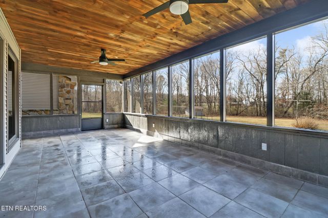 815 York Rd, Crossville, TN 38555