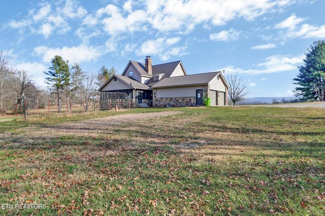 815 York Rd, Crossville, TN 38555