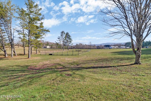 815 York Rd, Crossville, TN 38555