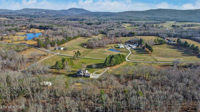 815 York Rd, Crossville, TN 38555