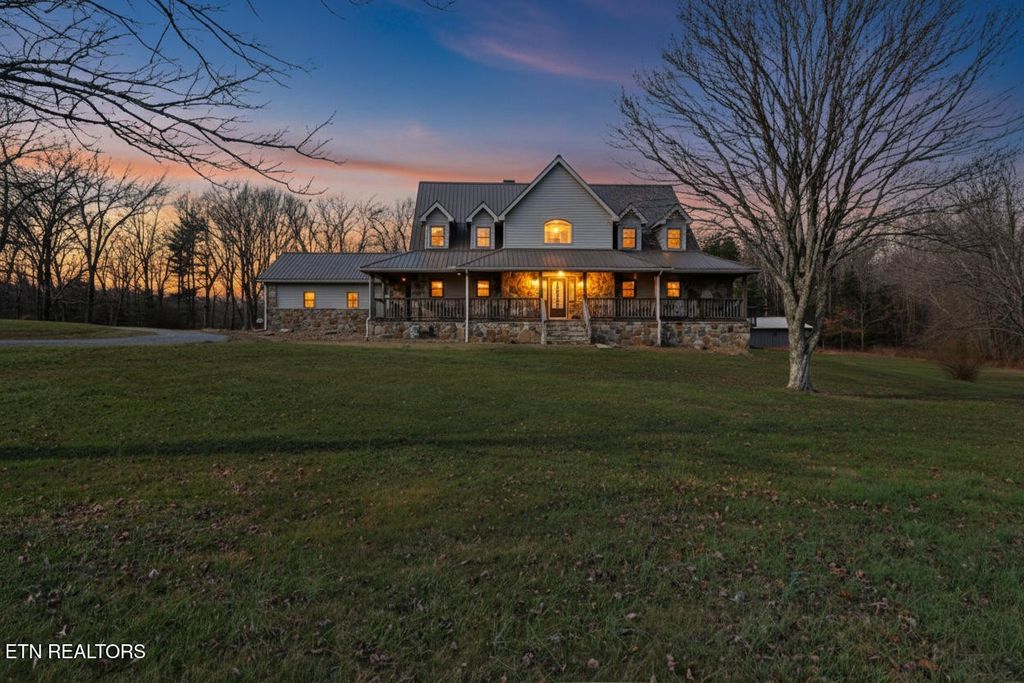 815 York Rd, Crossville, TN 38555