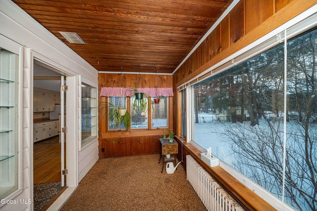 8 Providence Street, Guilderland, NY 12203