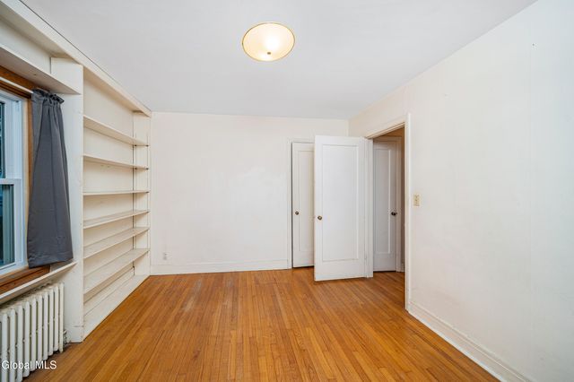 8 Providence Street, Guilderland, NY 12203