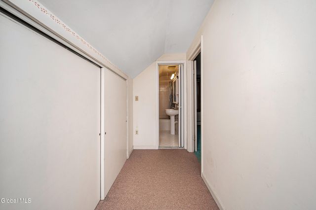 8 Providence Street, Guilderland, NY 12203